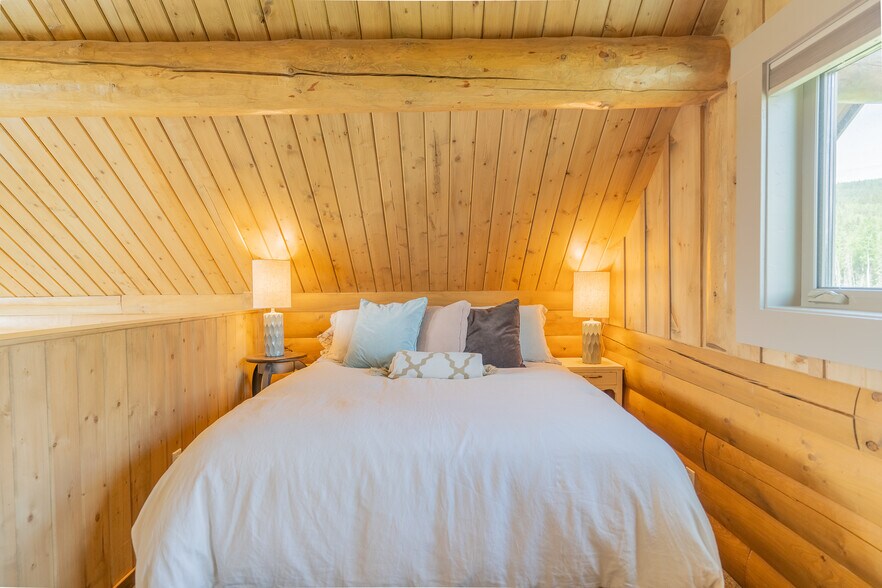 More Photos Of Quartz Lake, Delta Junction Lodge Meeting Hall For Sale