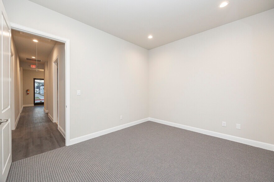 More Photos Of 6000 Alma Rd, McKinney Office For Lease