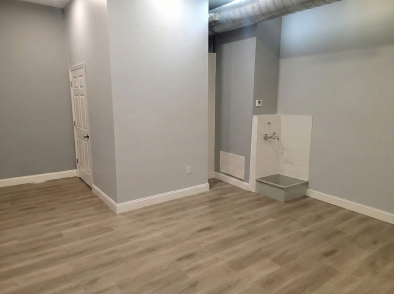 More Photos Of 495 Clinton Ave, Newark General Retail For Lease