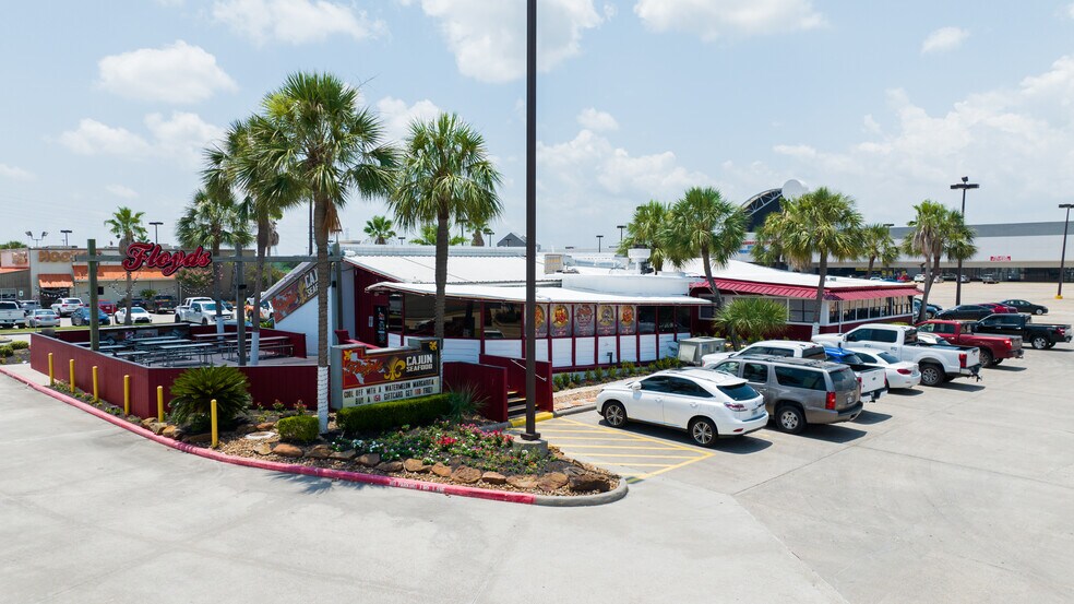 More Photos Of 20730-20814 Gulf Fwy, Webster Unknown For Lease