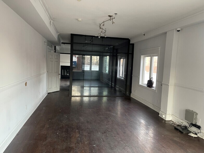 More Photos Of 17 Hilliard Ave, Edgewater Storefront Retail Residential For Lease