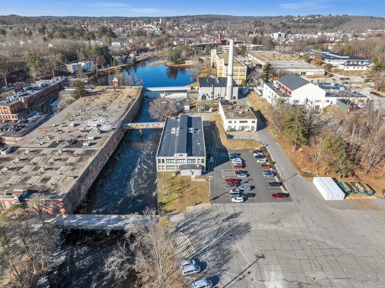 More Photos Of 80 Optical Dr, Southbridge Flex For Lease