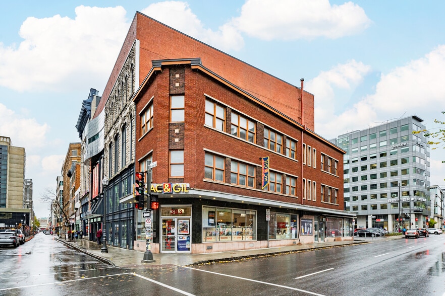 Primary Photo Of 303 St Saint-Joseph E, Québec Office For Lease