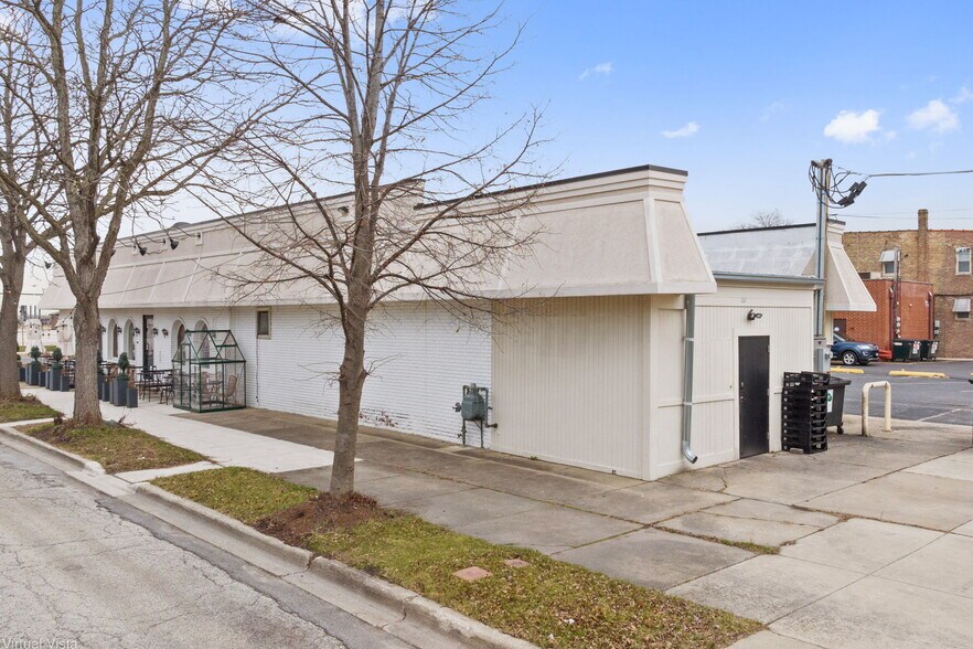 More Photos Of 7427 Roosevelt Rd, Forest Park Restaurant For Sale