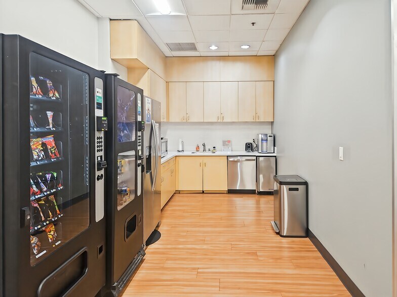 More Photos Of 3200 E Guasti Rd, Ontario Coworking Space