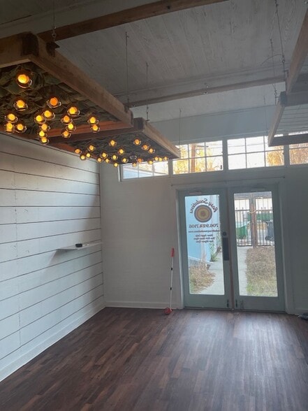 More Photos Of 115 Gordon St, Chickamauga Storefront For Sale