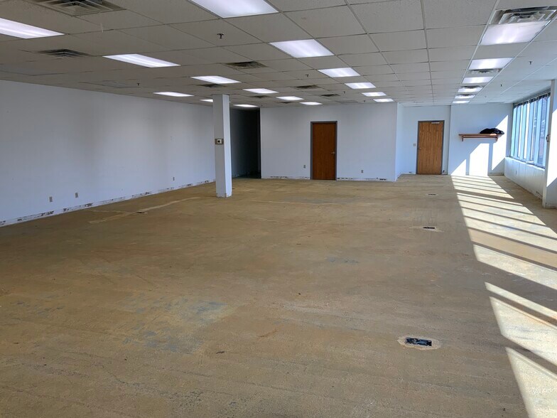 More Photos Of 2900 O St, Lincoln Office For Lease