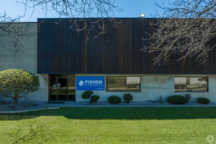 More Photos Of 33140 Fisher Dr, Saint Clair Shores Warehouse For Lease