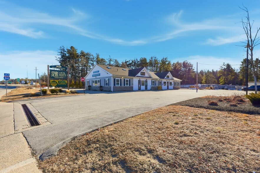 More Photos Of 365 Main St, Sturbridge Storefront For Lease