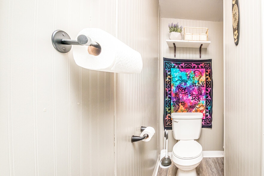 More Photos Of 12 Middle St, Lancaster Storefront Retail Residential For Sale