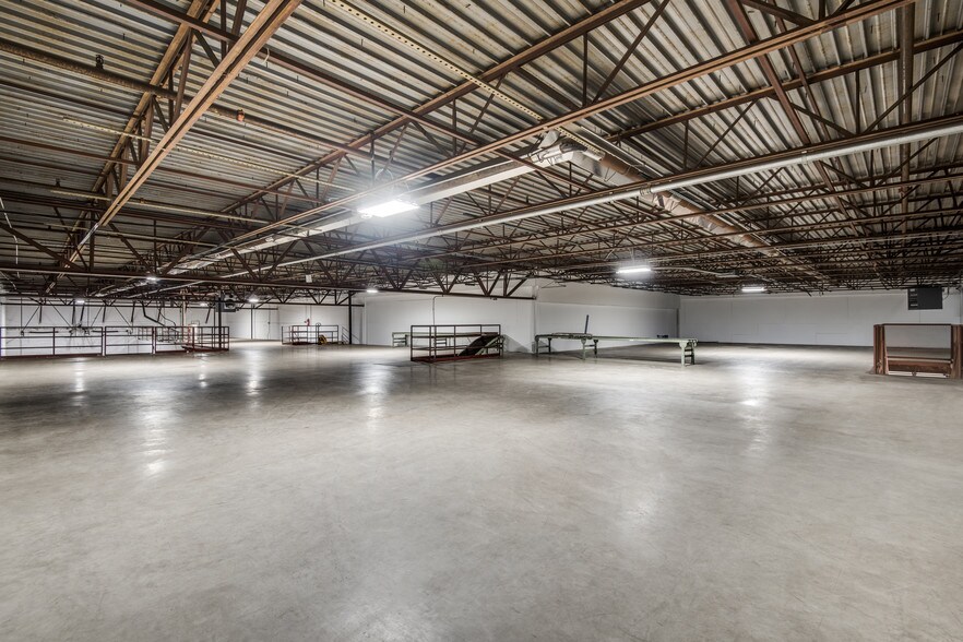 More Photos Of 5145 Norwood Rd, Dallas Industrial For Sale