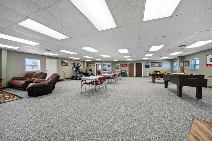 More Photos Of 60 Hickory Ave, Akron Hotel For Sale