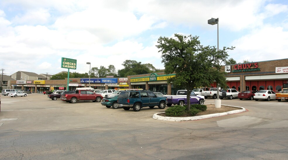 More Photos Of 1201 Woodhaven Blvd, Fort Worth Storefront For Lease