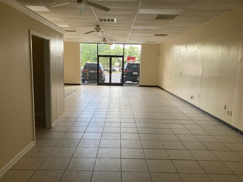 More Photos Of 722-730 S Horner Blvd, Sanford General Retail For Lease
