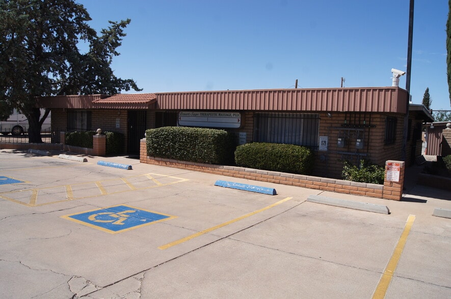 More Photos Of 3965 E Foothhills Dr, Sierra Vista Medical For Lease