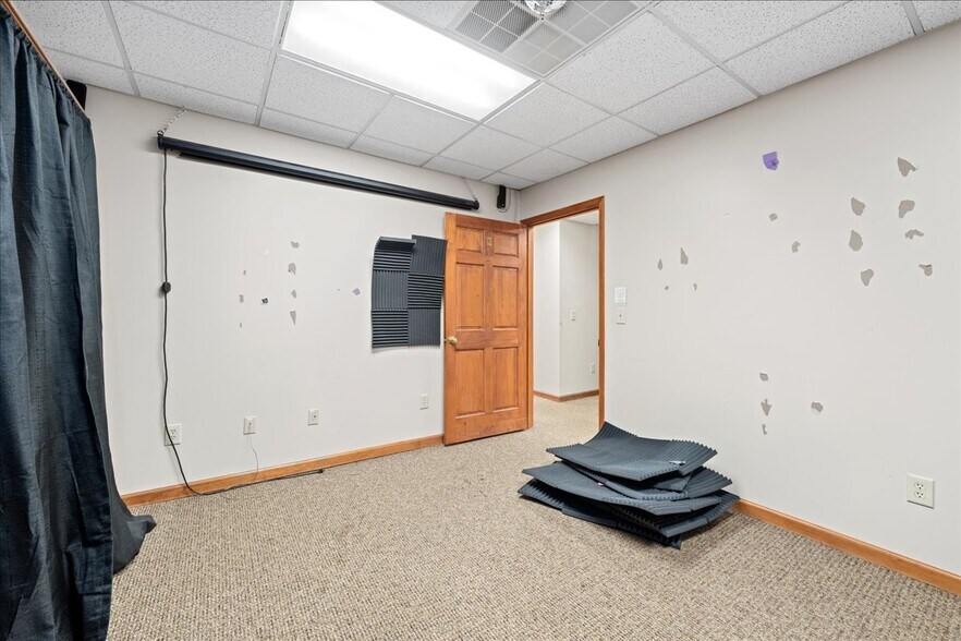 More Photos Of 303 E Main St, Pickens General Retail For Sale