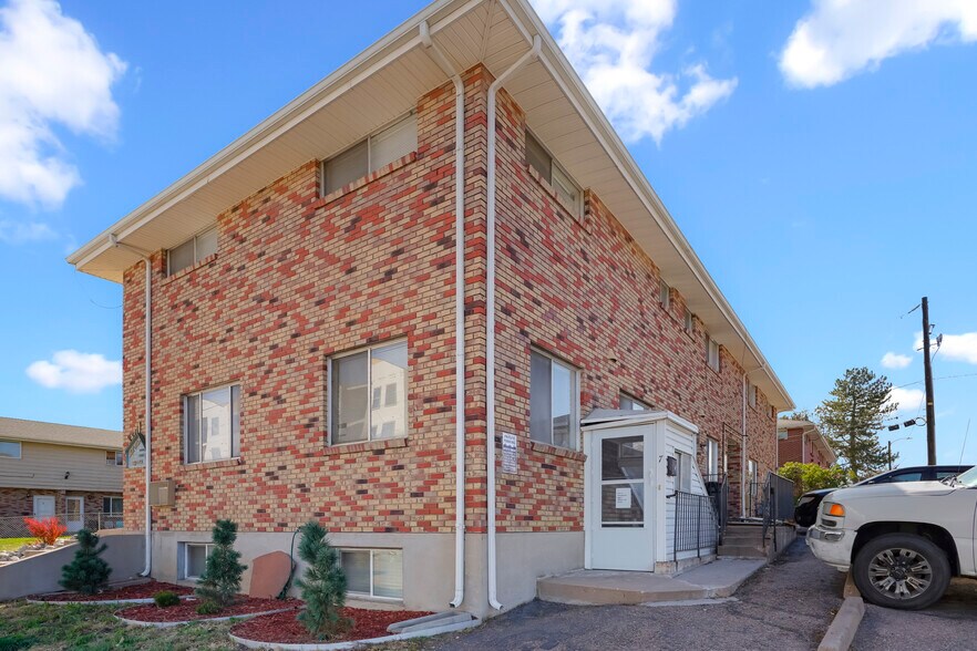 More Photos Of 5511 S Delaware St, Littleton Apartments For Sale