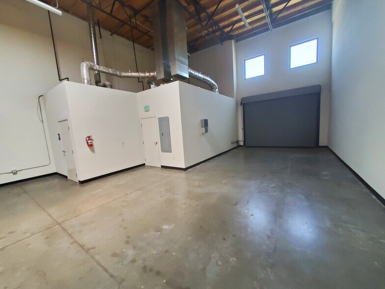 More Photos Of 751-827 E Edna Pl, Covina Warehouse For Sale