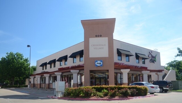 More Photos Of 609 W 15th St, Plano Storefront Retail Office For Lease
