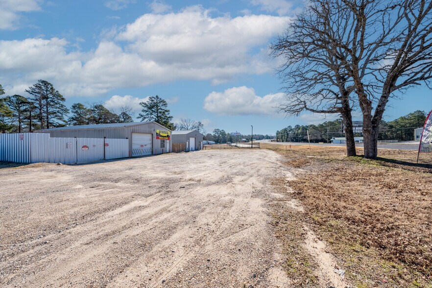 More Photos Of 18508 US Highway 69 N, Lindale Warehouse For Sale