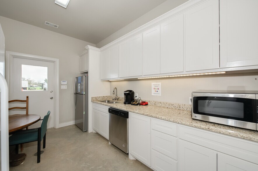 More Photos Of 11184 Dan Williams Ln, College Station Warehouse For Sale