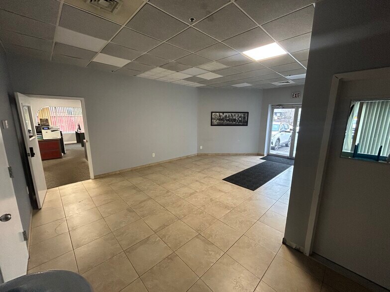 More Photos Of 28 Old Dock Rd, Yaphank Warehouse For Sale