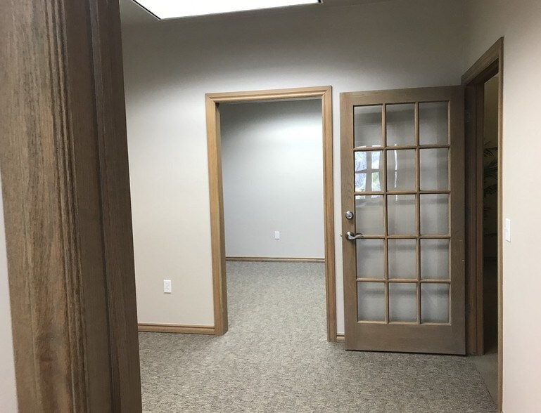 More Photos Of 3508 French Park Dr, Edmond Office For Lease