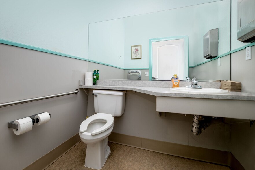 More Photos Of 104 Margaret Ln, Grass Valley Medical For Sale