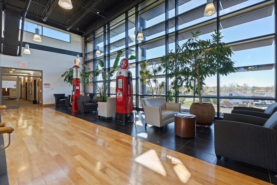 More Photos Of 300 Morrie Ave, Cheyenne Office For Sale