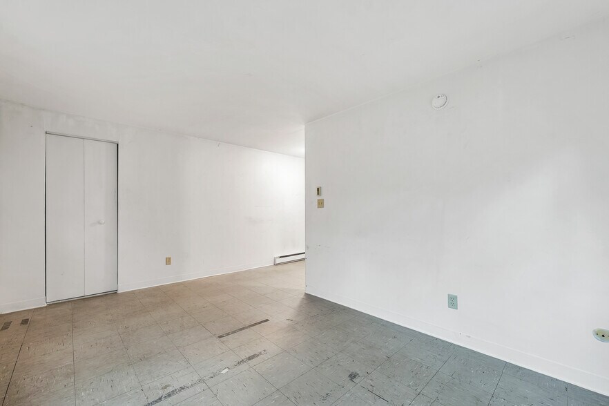 More Photos Of 4 Williams St, Lancaster Apartments For Sale