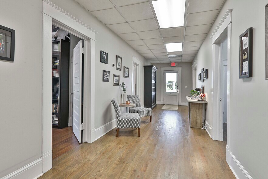 More Photos Of 53 Washington St, Fairburn Office For Sale