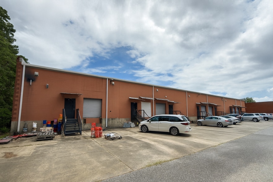 More Photos Of 2515 E Glenn Ave, Auburn Storefront For Lease