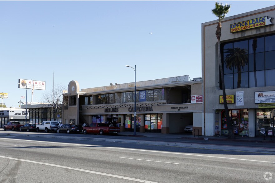 More Photos Of 21044 Sherman Way, Canoga Park Office For Lease