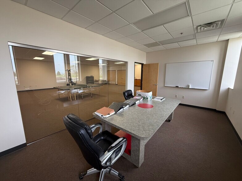 More Photos Of 3433-3665 Midlink Dr, Kalamazoo Manufacturing For Lease