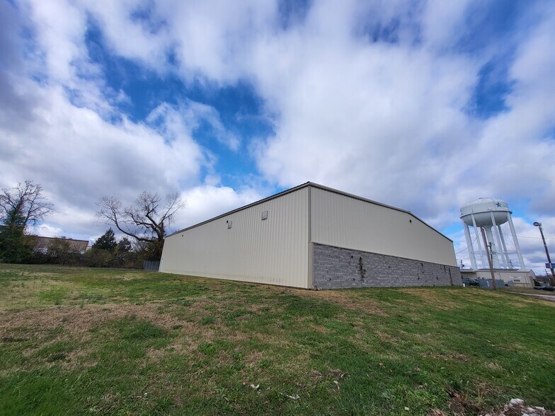 More Photos Of 516 Adele Ave, Joplin Distribution For Sale