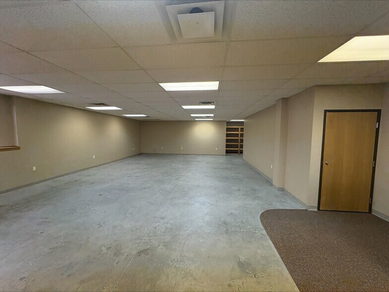 More Photos Of 5200 S Cliff Ave, Sioux Falls Office For Lease
