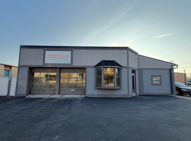 More Photos Of 103 Leonard St S, West Salem Freestanding For Lease