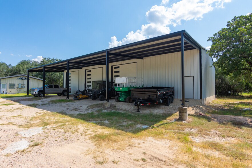More Photos Of 322 Logan Ranch Rd, Georgetown Specialty For Lease