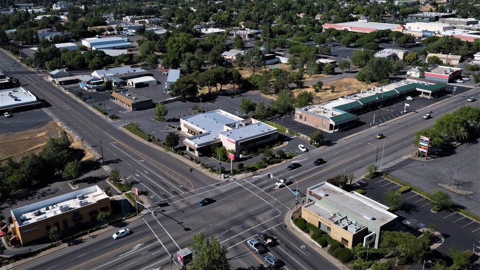 More Photos Of 1820 Oro Dam Blvd E, Oroville Bank For Lease