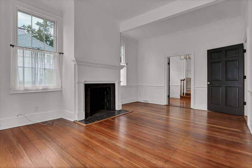 More Photos Of 12 N 5th Ave, Wilmington Office Residential For Sale