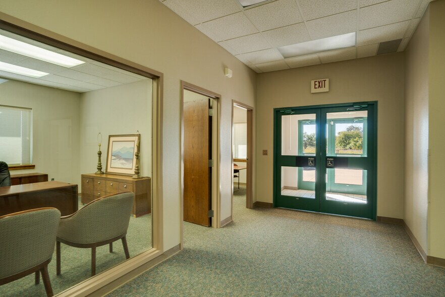 More Photos Of 2618 Old Iowa Park Rd, Wichita Falls Bank For Sale