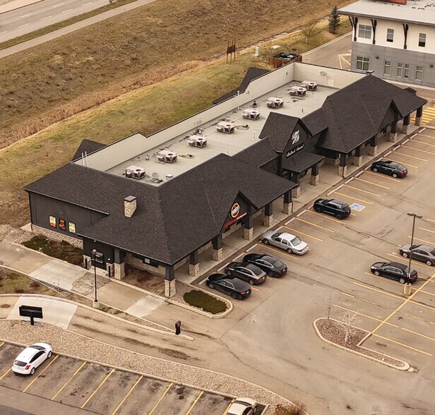 More Photos Of 886 Heritage Blvd W, Lethbridge Storefront For Sale