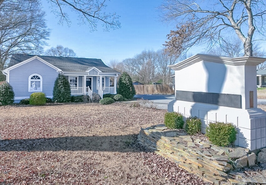 More Photos Of 156 S Blackstock Rd, Spartanburg Office For Sale