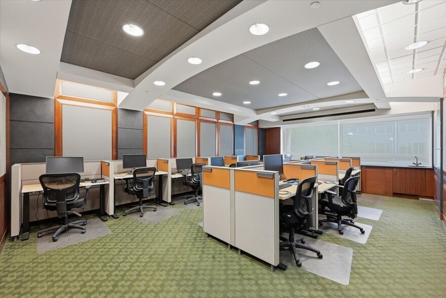 More Photos Of 1250 Capitol Avenue, Omaha Manufacturing For Sale