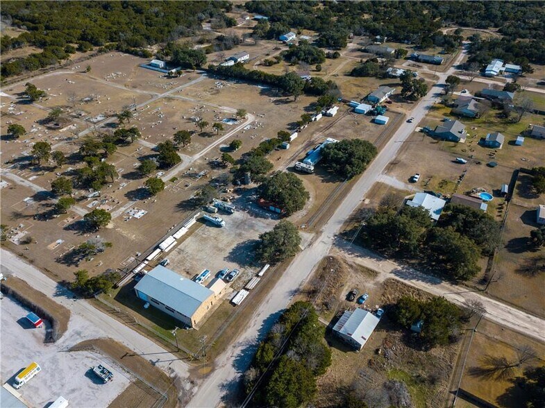 More Photos Of 500 Southland Dr, Burnet Flex For Lease