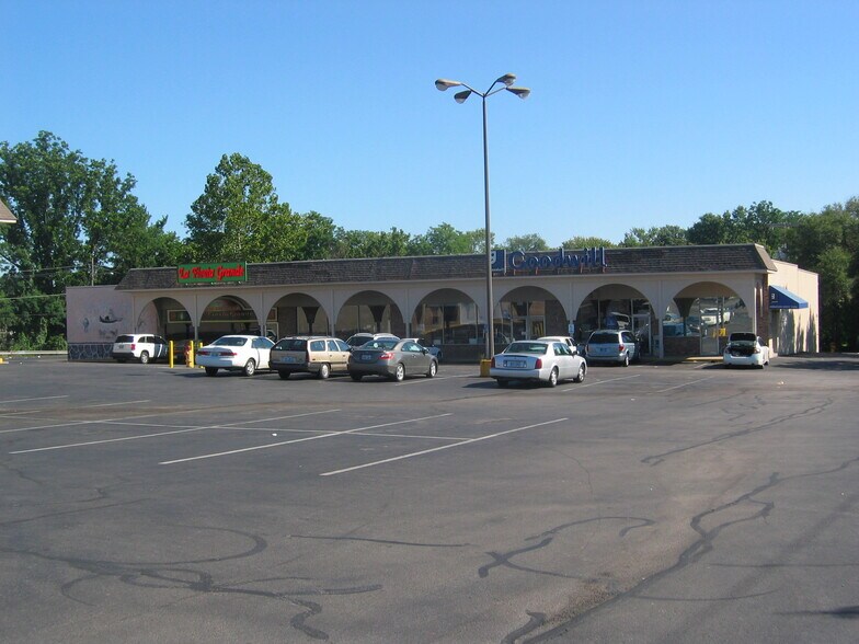 Primary Photo Of 316 Versailles Rd, Frankfort Storefront For Lease