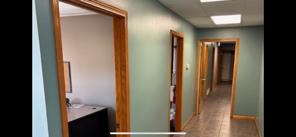 More Photos Of 124 W Progress Dr, Princeton Warehouse For Lease