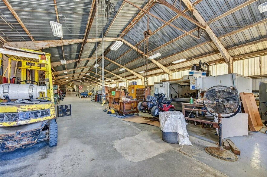 More Photos Of 925 M St, Firebaugh Manufacturing For Sale
