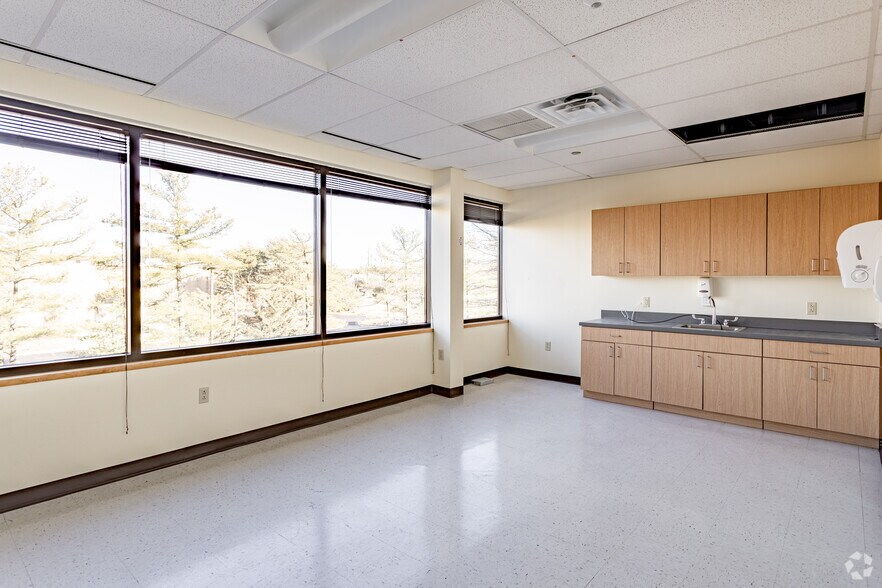 More Photos Of 500 Scarborough Dr, Egg Harbor Township Unknown For Lease