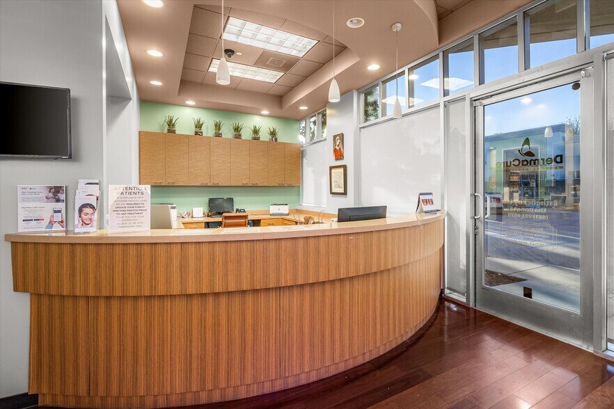 More Photos Of 27871 Smyth Dr, Santa Clarita Medical For Sale